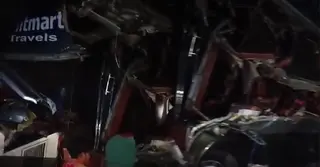 চট্টগ্রামে বাস-কাঠের গাড়ির সংঘর্ষ; নিহত ৩, আহত ৭